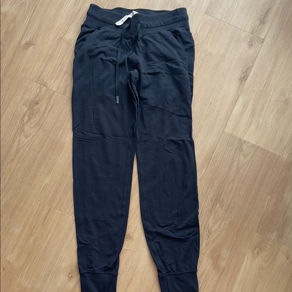 Lululemon black Jogger Pants 6